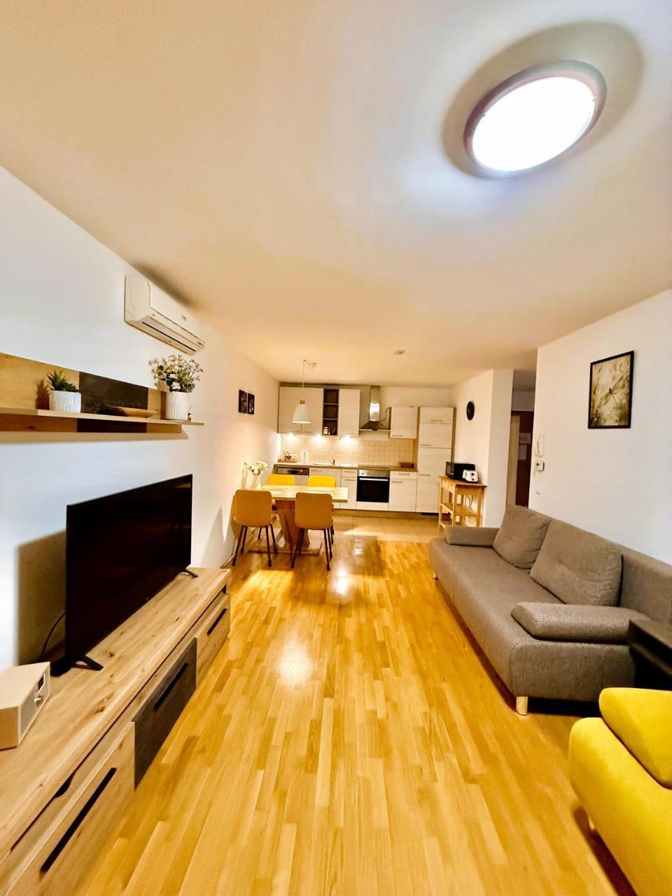 Sunflower Apartment Moravske Toplice — 4-Star Luxury Hotel in Moravske Toplice, Slovenia