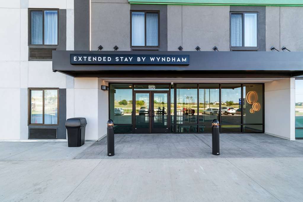 ECHO Suites Extended Stay by Wyndham Dallas Plano Frisco - photo 7