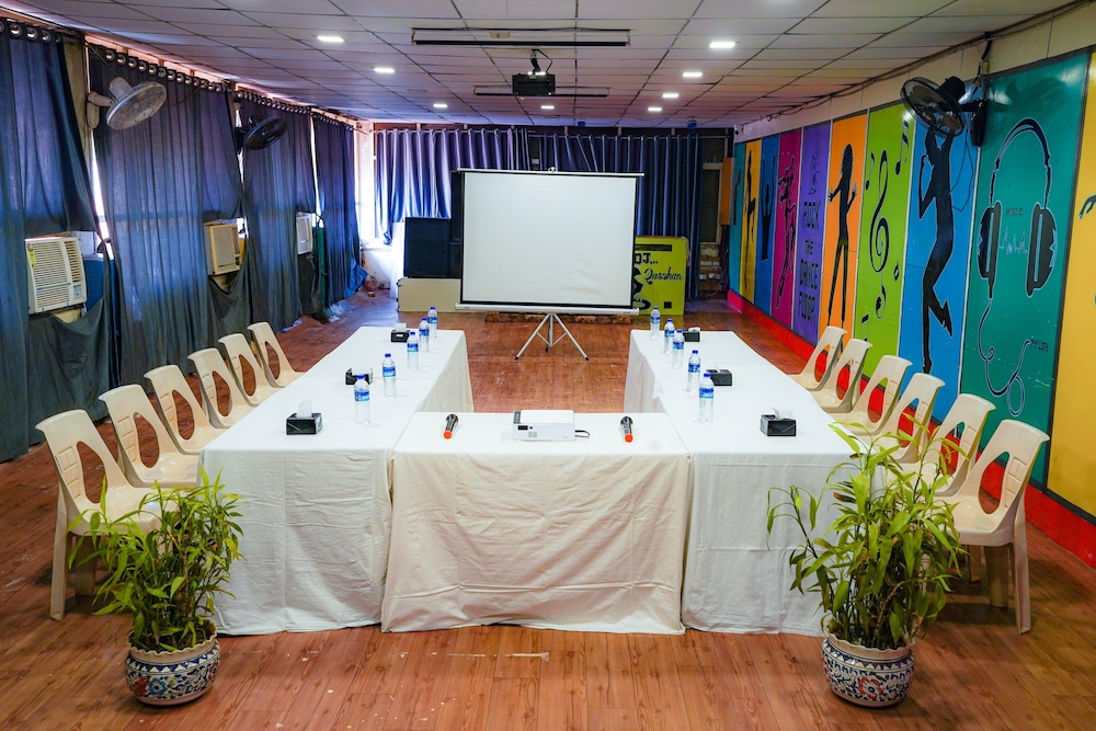 Hotel Kumar Plaza in Matheran, India