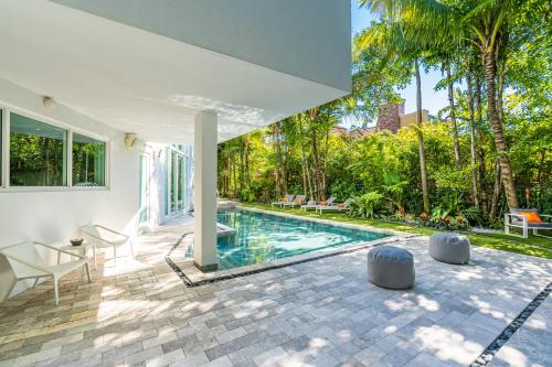 Villa Loggia Oasis Luxurious 6BD 7BA with Resort Style Pool - photo 70