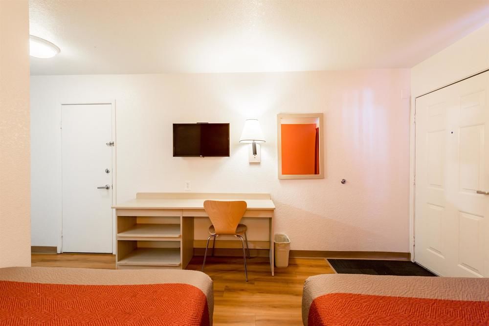 Motel 6 Reno West - photo 9