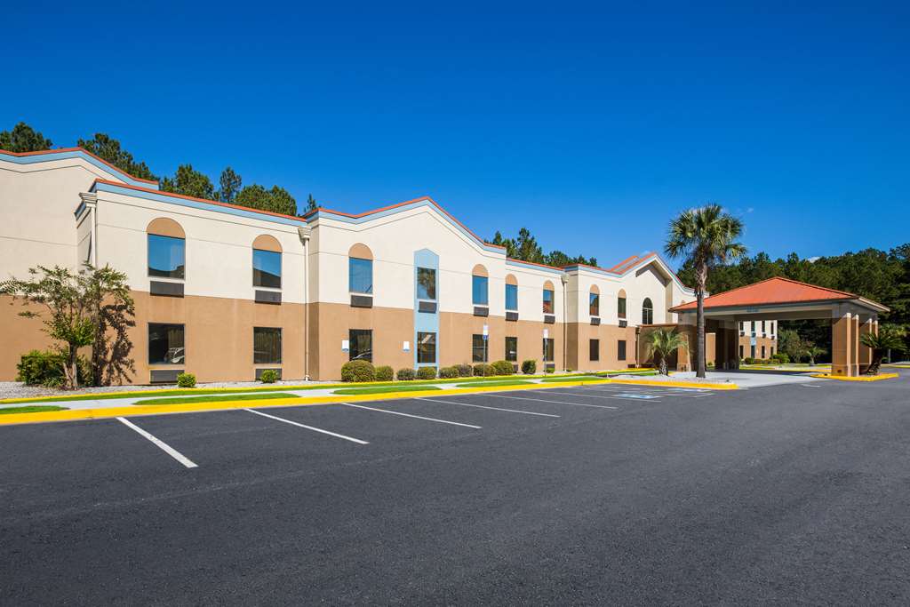 Clarion Pointe Hinesville Near Fort Stewart - photo 3