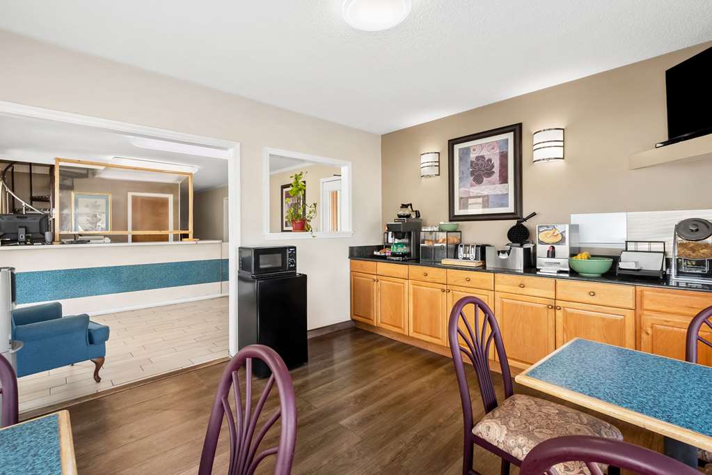 Econo Lodge St. George - photo 27