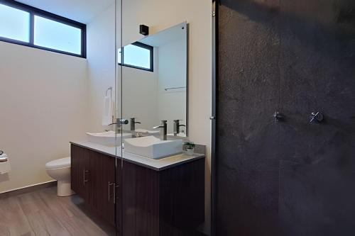 Casa con jacuzzi — 4-Star Luxury Hotel in Valle De Bravo, Mexico