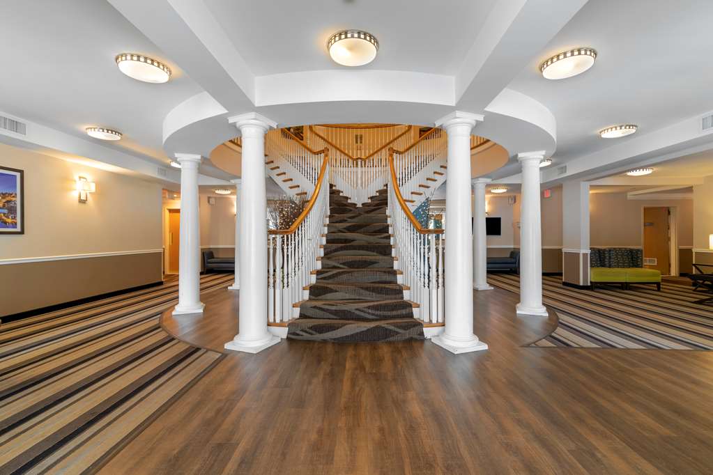 Best Western PLUS Executive Court Inn & Conference Center - photo 3