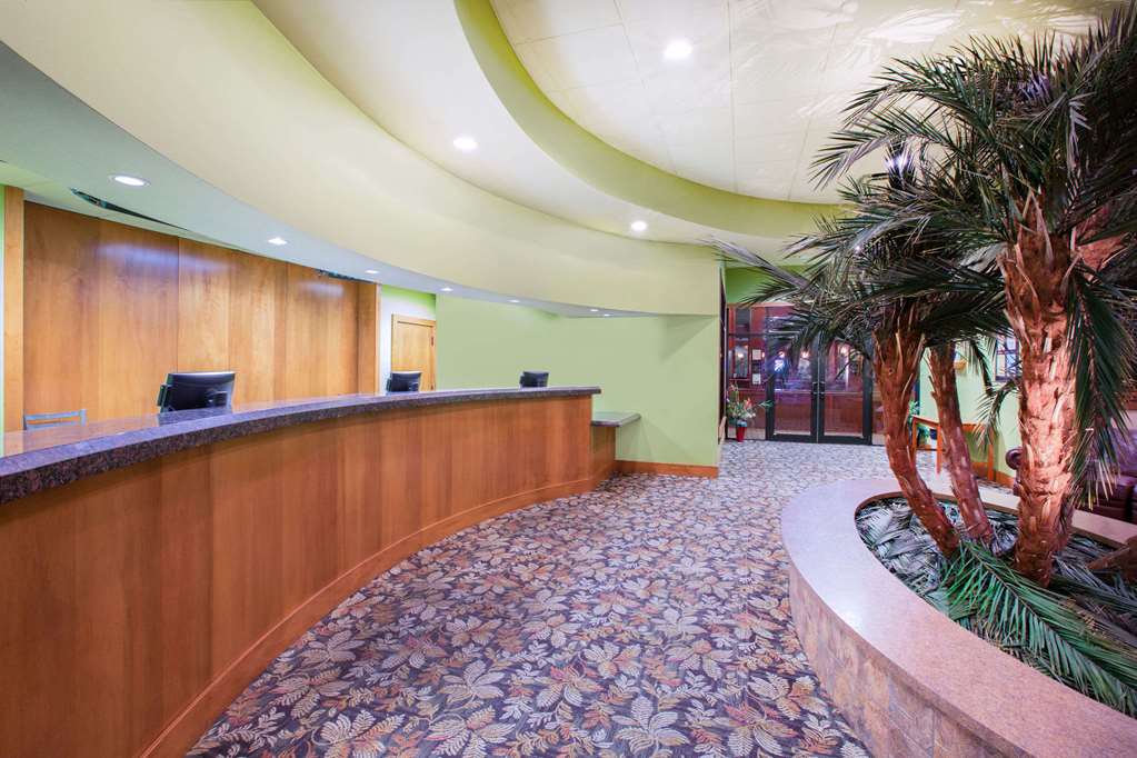 Ramada Tropics Resort & Conference Center Des Moines - photo 3