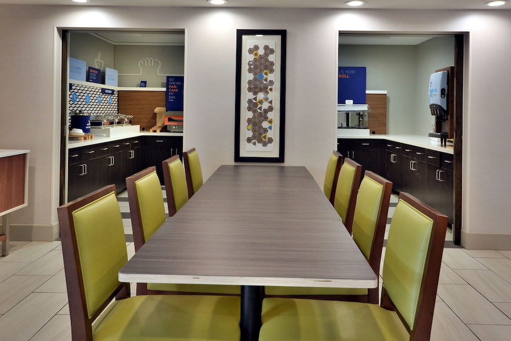 Holiday Inn Express Raleigh Durham Airport by IHG - photo 30