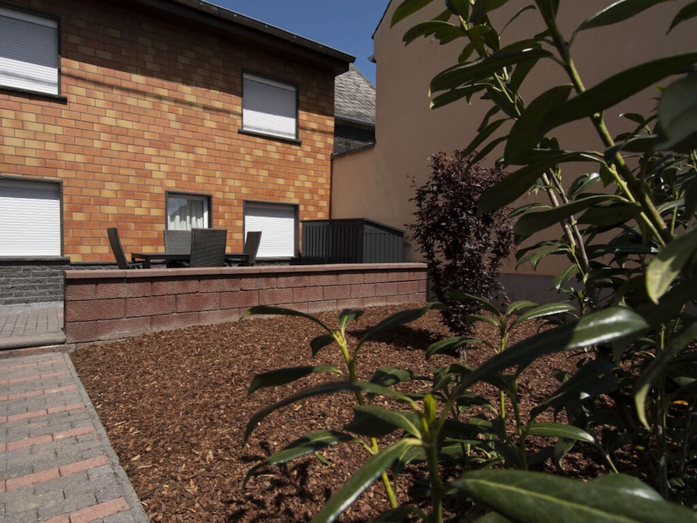 Elas Place Modern Retreat in Mendig, Germany