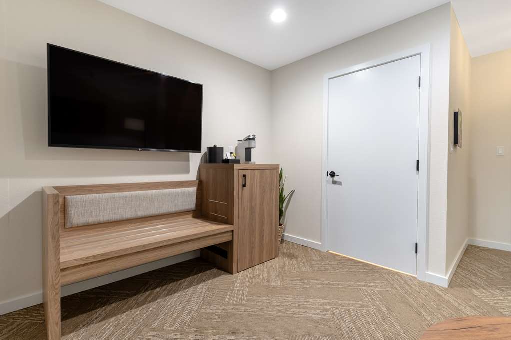 Best Western Plus Inn At The Vines - photo 44