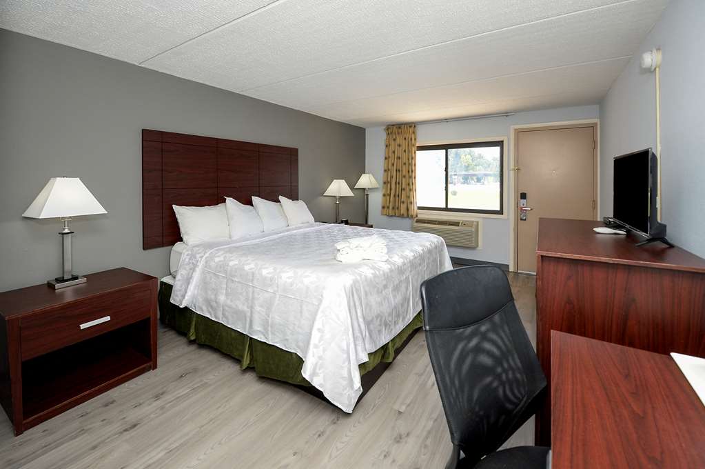 Americas Best Value Inn at Central Valley Woodbury - photo 22