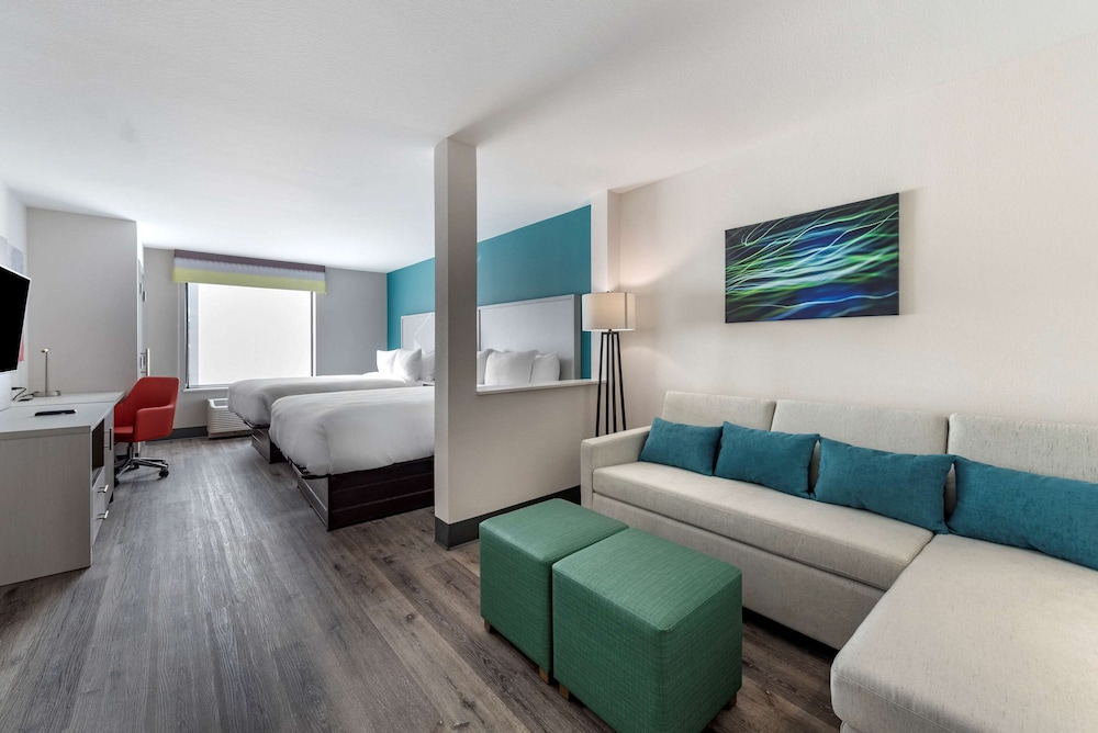 Comfort Suites Colorado Springs East Medical Center Area - photo 28