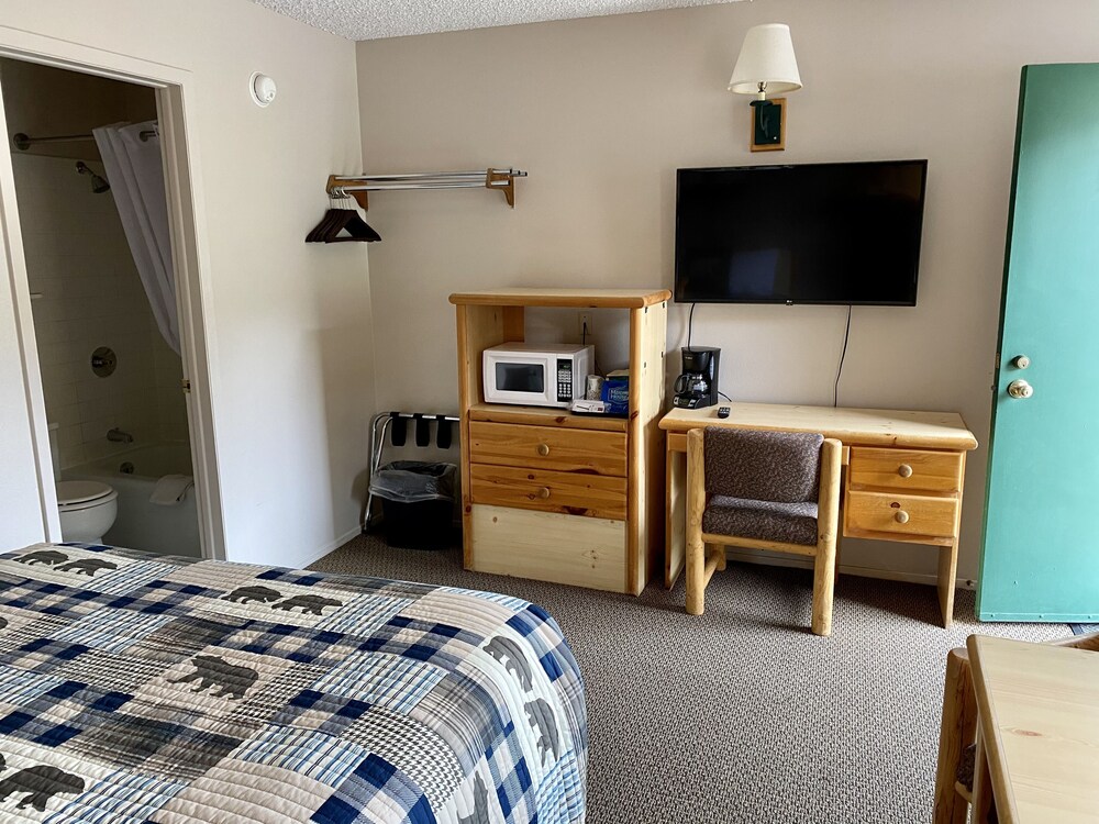 Green Creek Inn and RV Park - photo 5