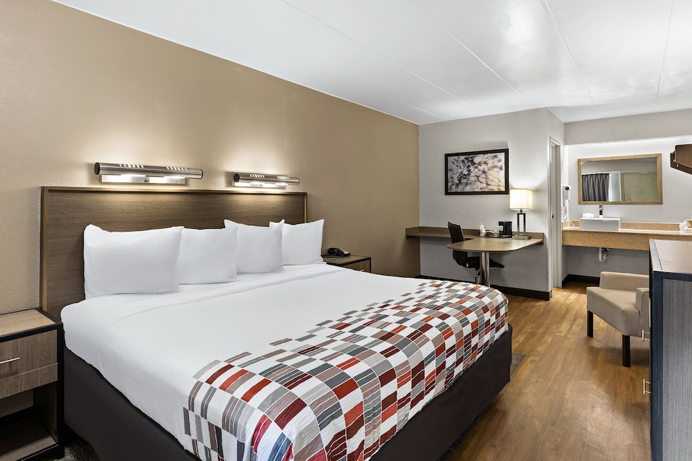 Red Roof Inn Cleveland Independence - photo 23