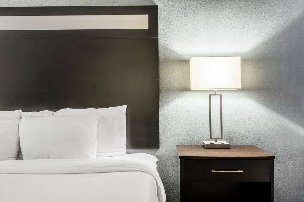 La Quinta Inn & Suites by Wyndham Glendive - photo 19