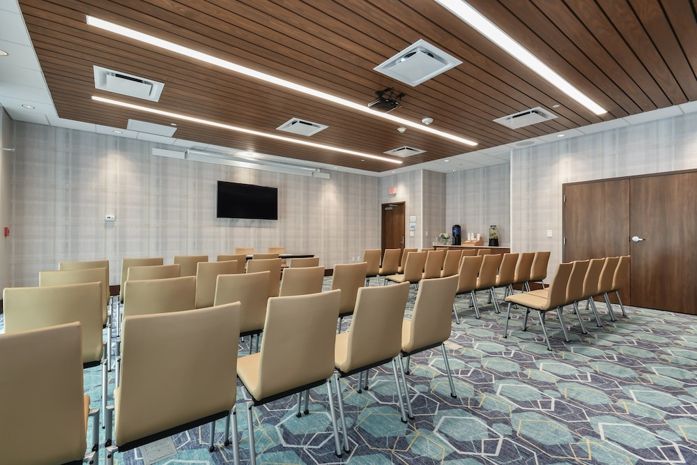 Holiday Inn Express & Suites Charlotte Ballantyne by IHG - photo 23