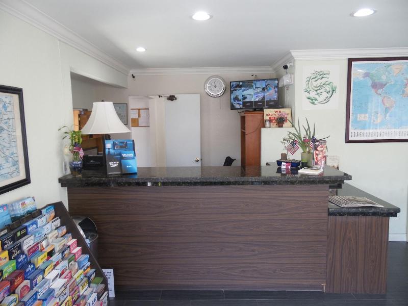 Hi Way Host Motel - photo 14