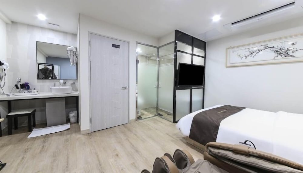 Hotel The Terrace in Gwangju, South Korea