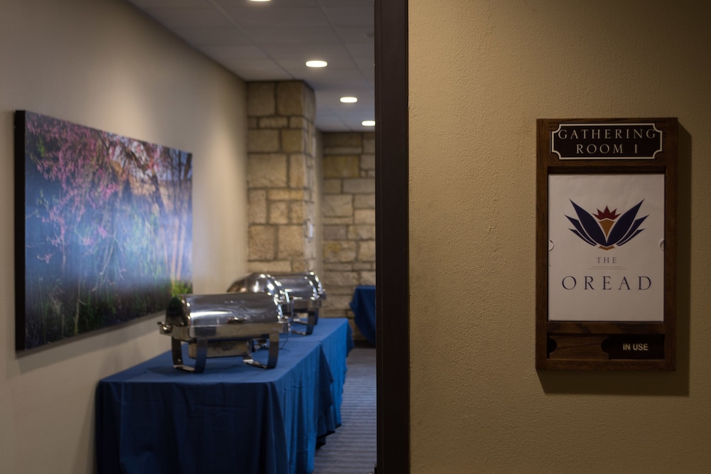 The Oread Lawrence Tapestry Collection by Hilton - photo 129