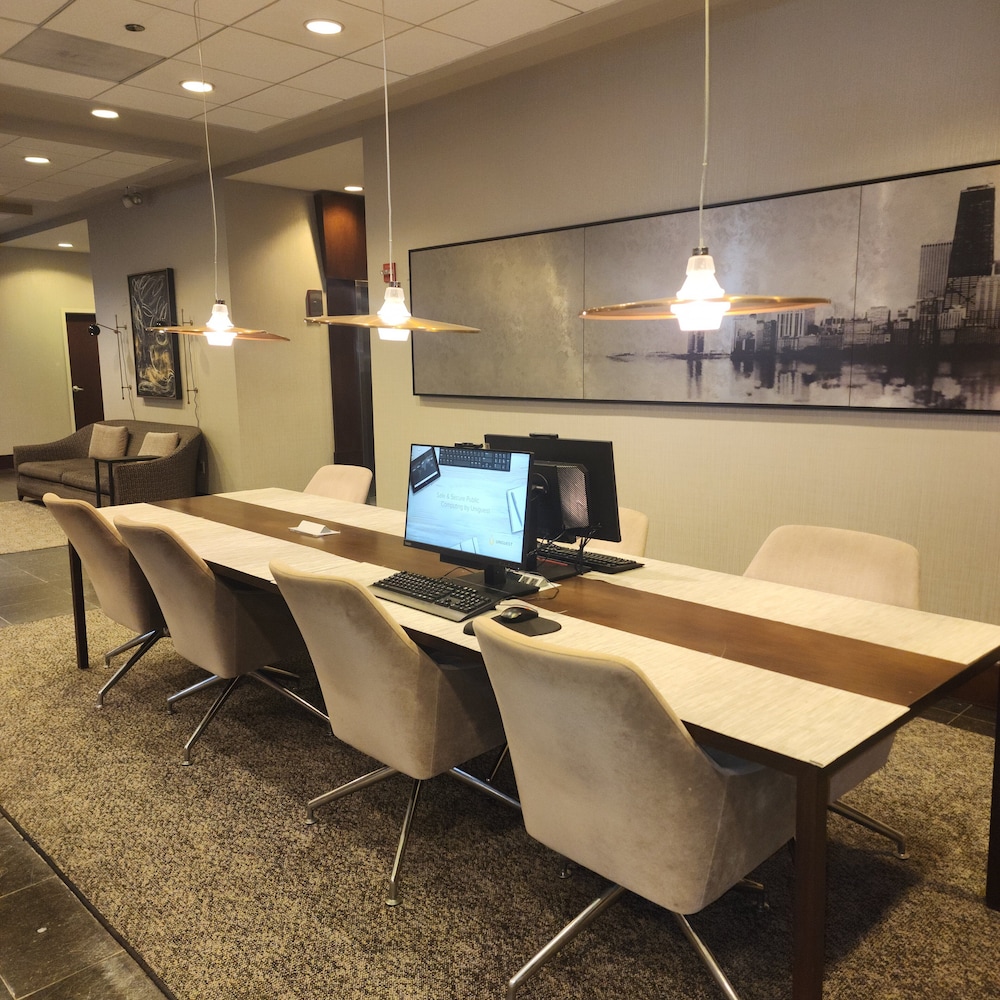 Crowne Plaza Chicago West Loop by IHG - photo 22