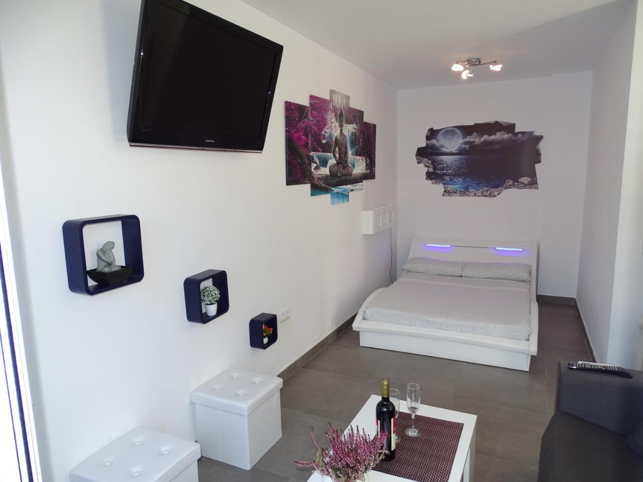 Casasjerezanas Loft Las Flores in Jerez De La Frontera, Spain