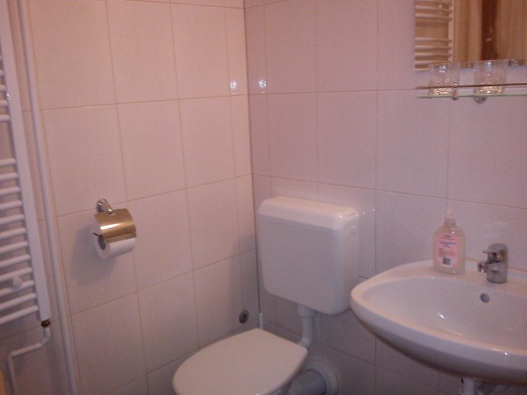 Hotel Family — hotel in Balatonfoldvar