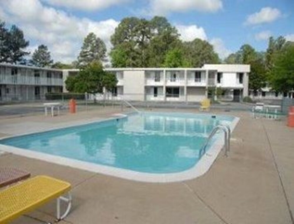 Quarterpath Inn and Suites - last minute hotel in Williamsburg