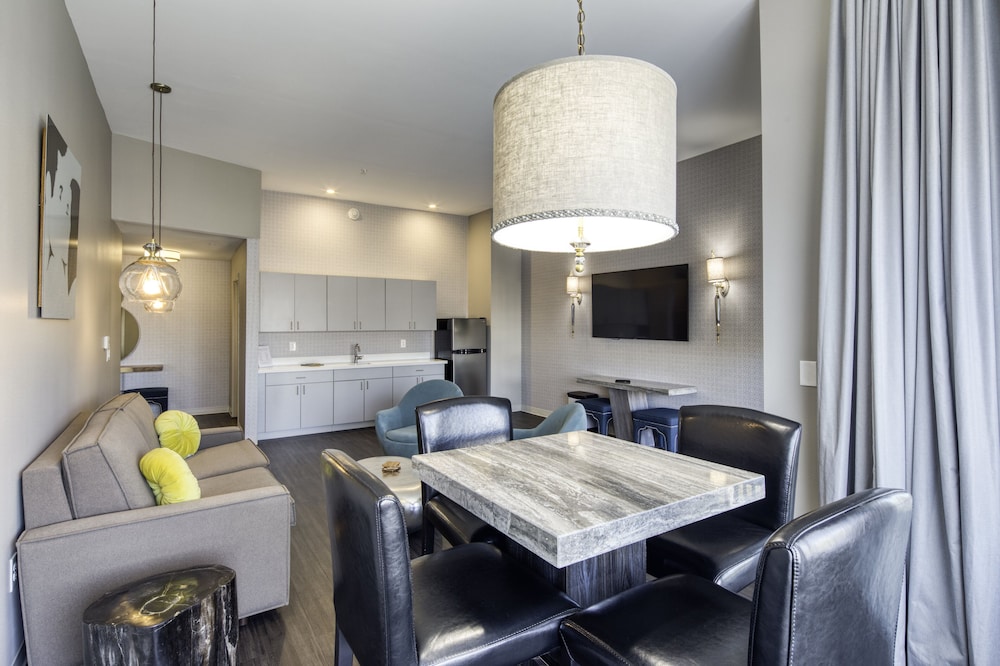 Holiday Inn Express & Suites Charlotte South End by IHG - photo 62
