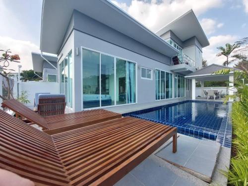 Green Lung Pool Villas Bangkok — 4-Star Luxury Hotel in Phra Pradaeng, Thailand