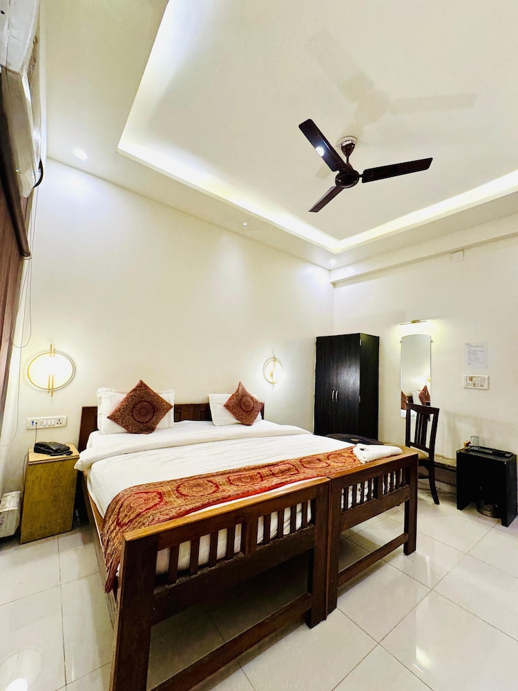 Sahani Hotel — Varanasi — photo 3