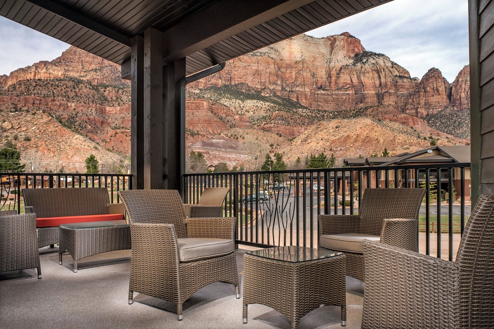 SpringHill Suites by Marriott Springdale Zion National Park - photo 30