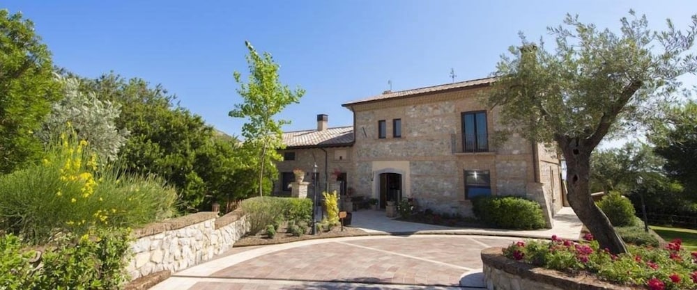SarAnd Relais - carbon neutral hotel in Fondi