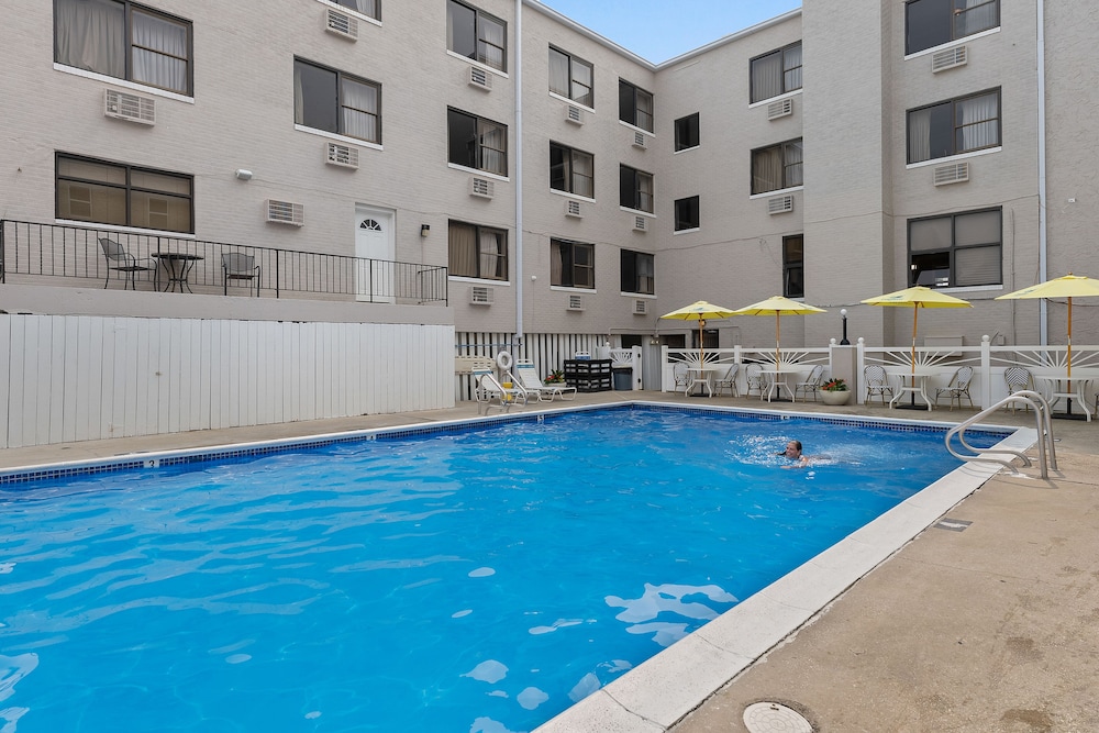Oceanic Hotel - photo 32
