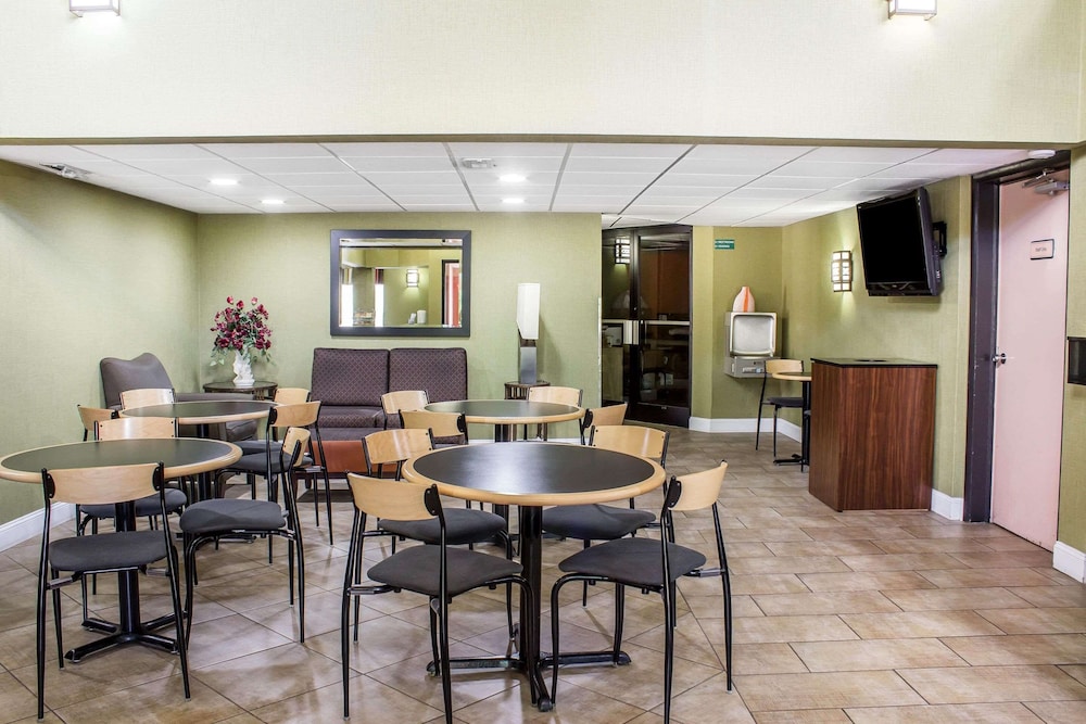 Quality Inn Selma Smithfield - photo 31
