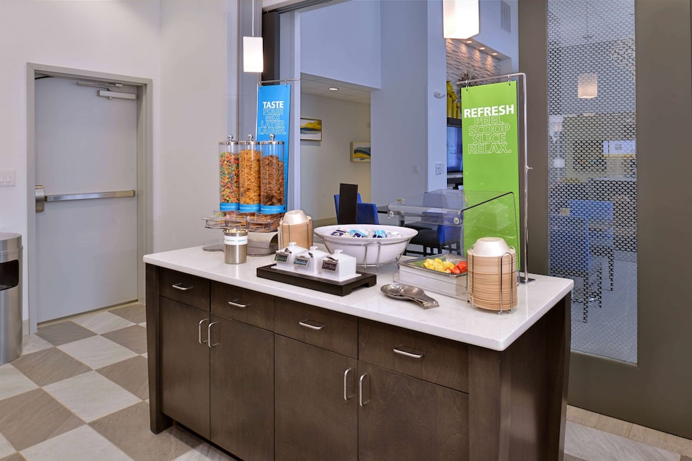 Hampton Inn & Suites Shelby - photo 30