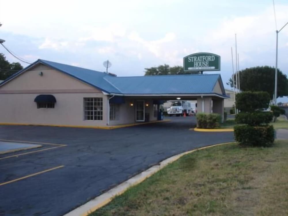 Stratford House Inn and Suites - photo 20