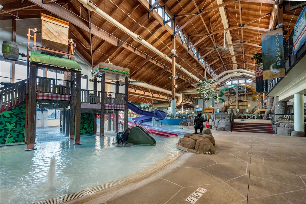 Three Bears Waterpark Resort Near Tomah Ascend Collection Hotel - photo 54