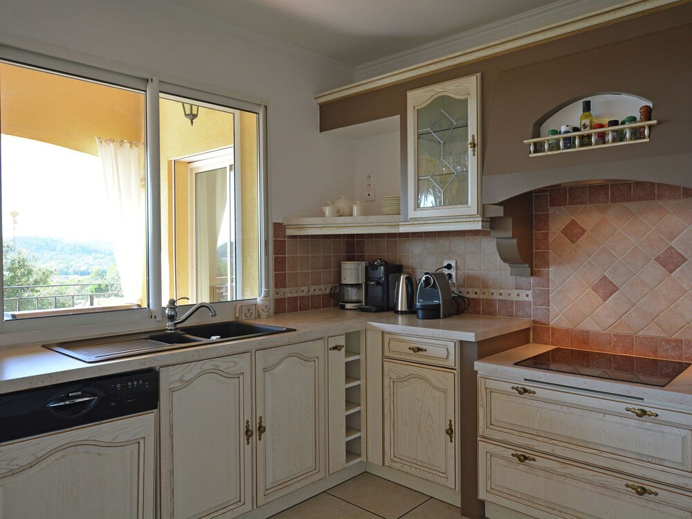 Beautiful Villa in Vidauban With Swimming Pool — Vidauban — photo 2