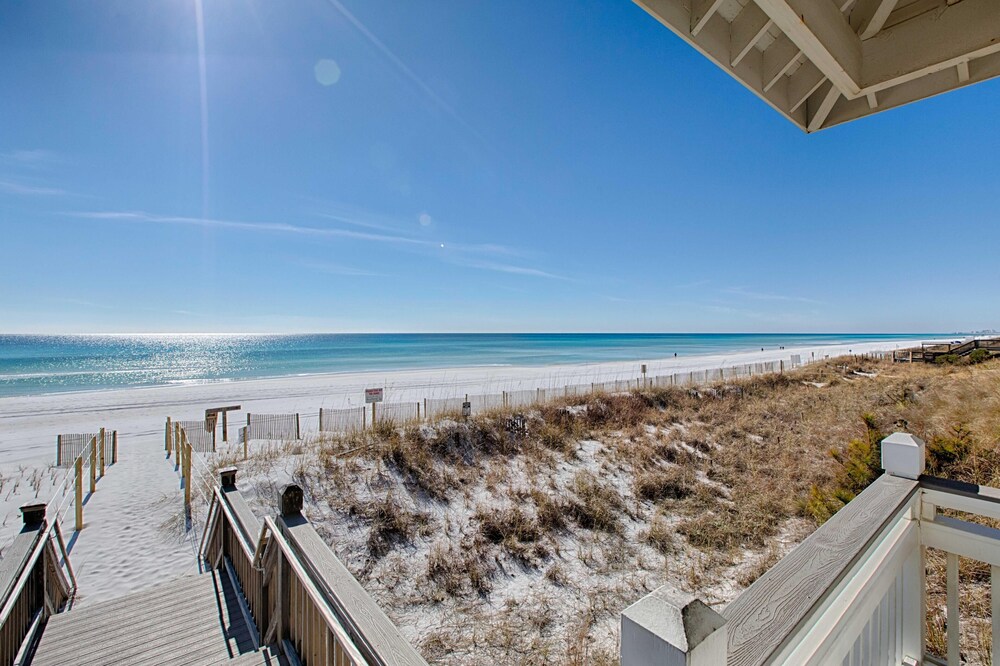 Floridays S Shipwatch in Miramar Beach, United States