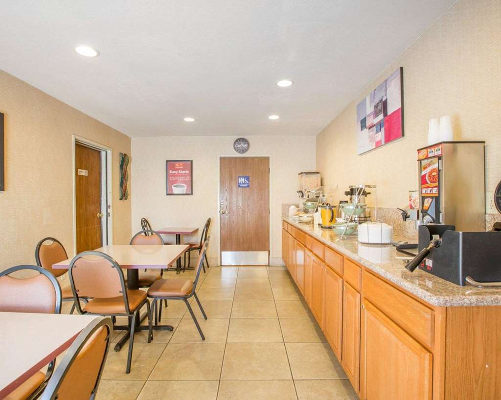 Econo Lodge Inn & Suites Lodi Wine Country Area - photo 14