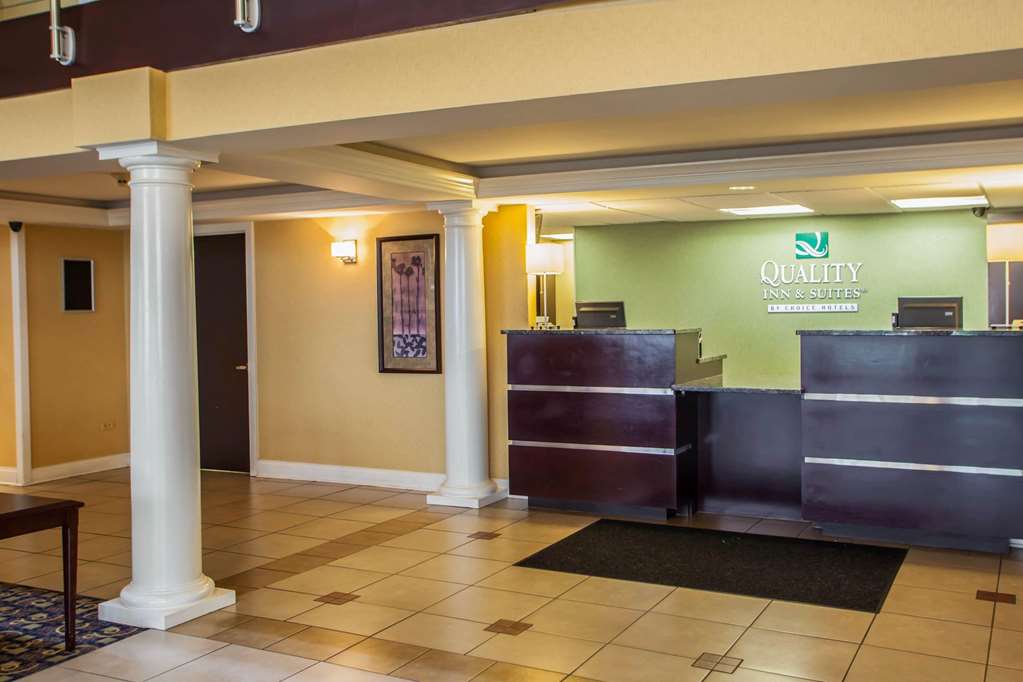 Quality Inn and Suites St Charles West Chicago - photo 4