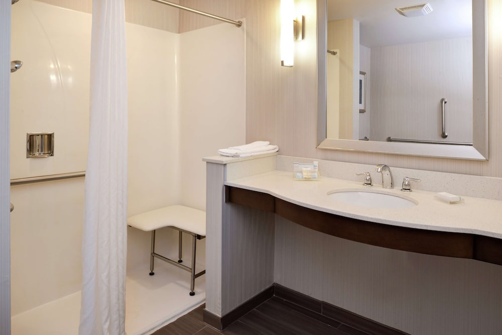 Hilton Garden Inn Bristol - photo 35