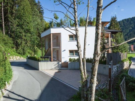 Kitz Apartment — 4-Star Luxury Hotel in Kitzbuehel, Austria