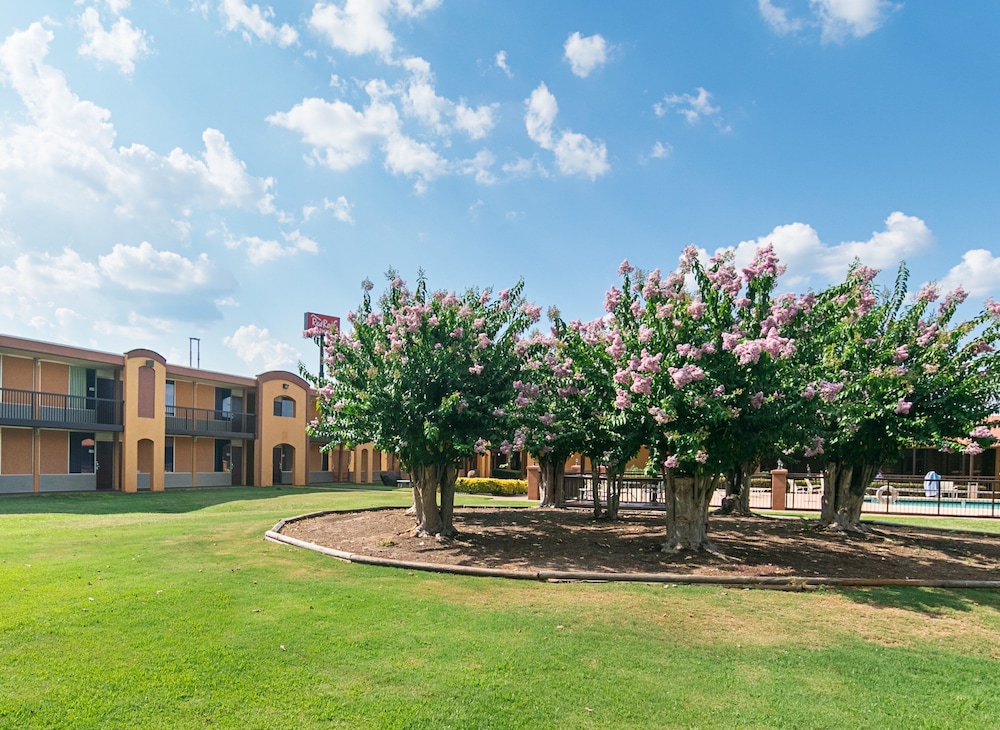 Red Roof Inn Forsyth - photo 26
