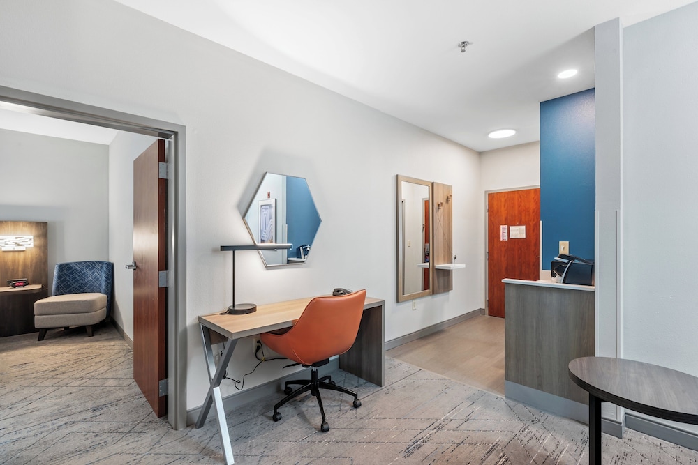 Holiday Inn Express & Suites Maumelle Little Rock NW by IHG - photo 23