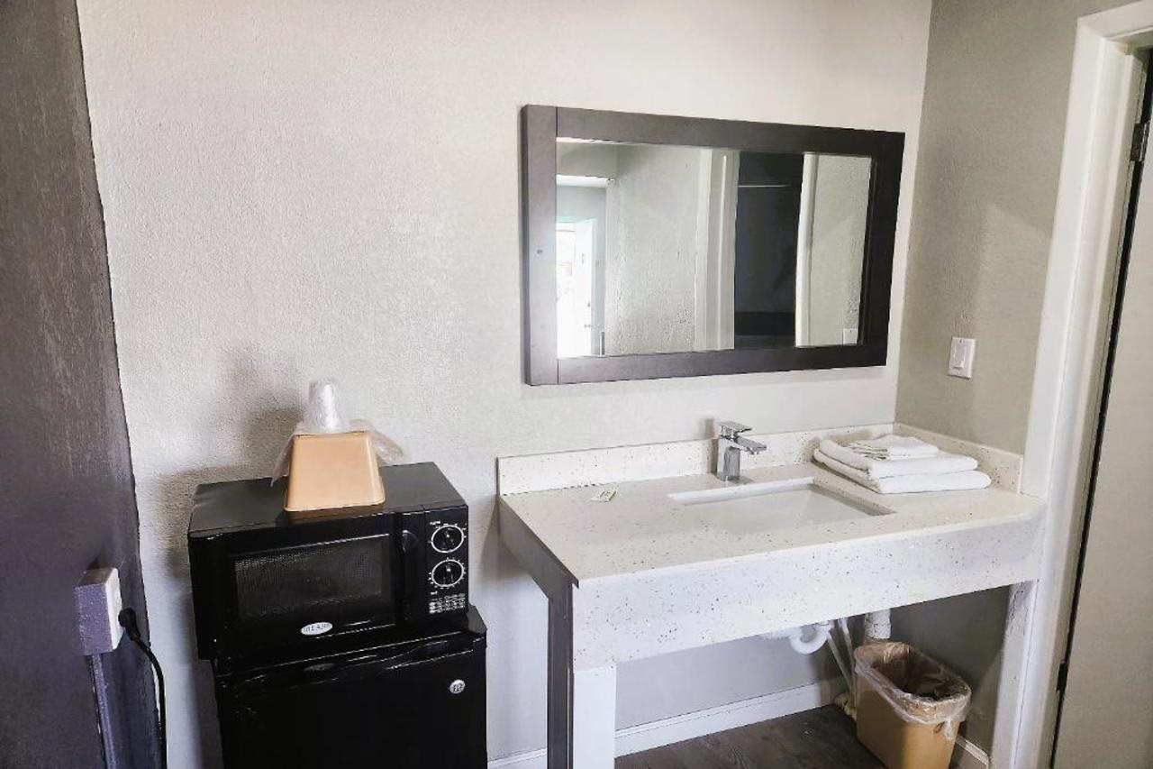 Travel Inn by OYO Hwy 80 Jackson - photo 21