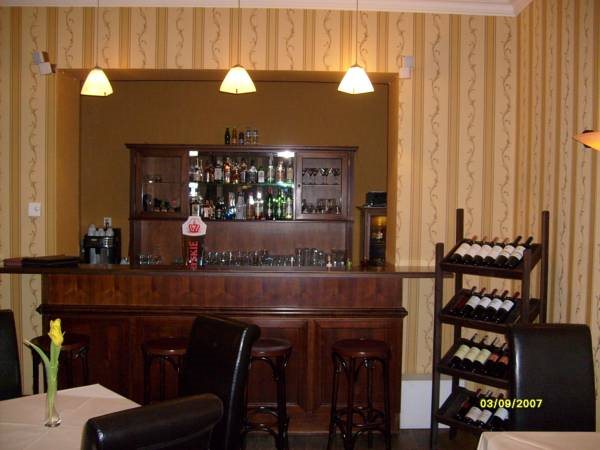 Pensjonat Restauracja Żółty Domek — Szczecinek — photo 3