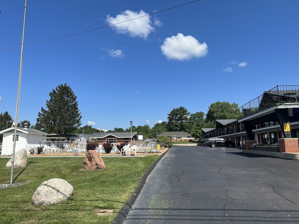 All Star Inn & Suites - photo 441
