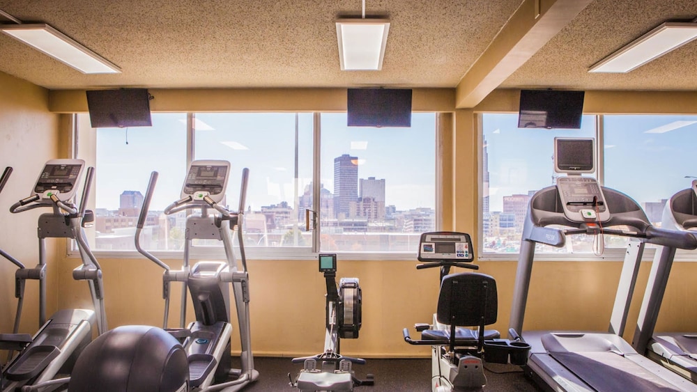 Holiday Inn Downtown Mercy Area by IHG - photo 17