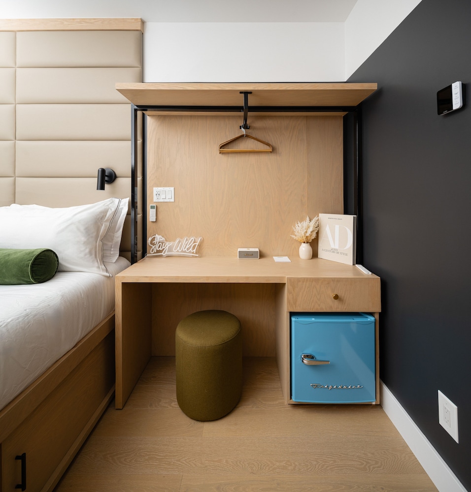 Little Charlie Hotel - photo 21