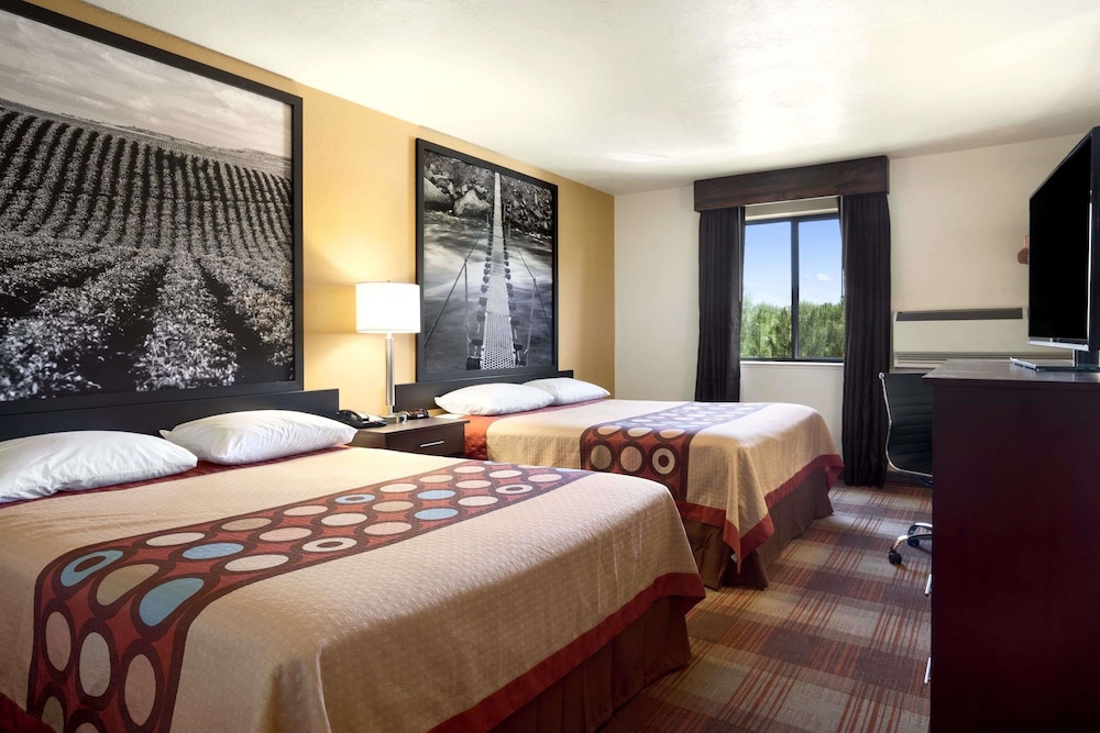 Super 8 by Wyndham Idaho Falls - photo 19